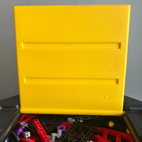 ZNAP Vintage Discontinued Lego Carrying Case with Parts - Picture 11 of 12